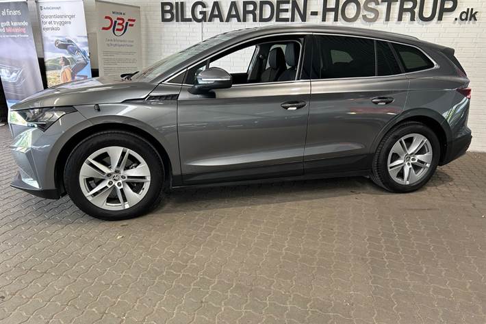 Sort Skoda Enyaq fra 2023