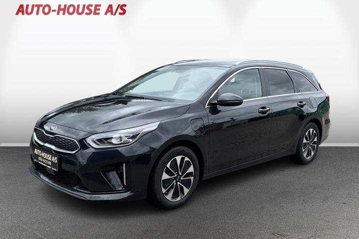 Sort Kia Ceed fra 2021 set udefra