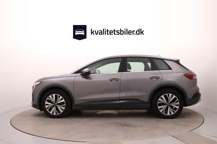 Grå Audi Q4 fra 2024