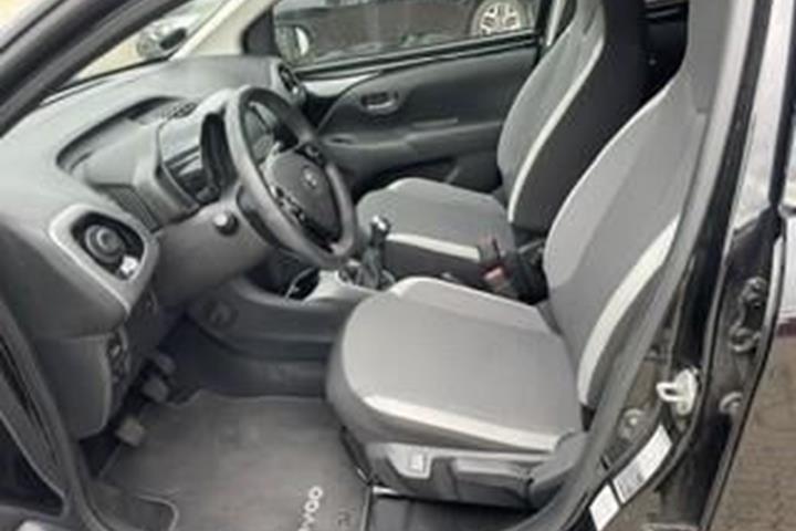 Sort Toyota Aygo fra 2020