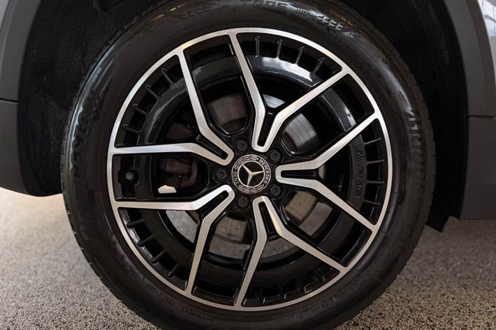Grå Mercedes EQA250 fra 2021