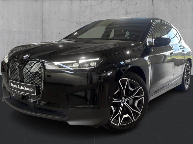 BMW iX xDrive40 Fully Charged
