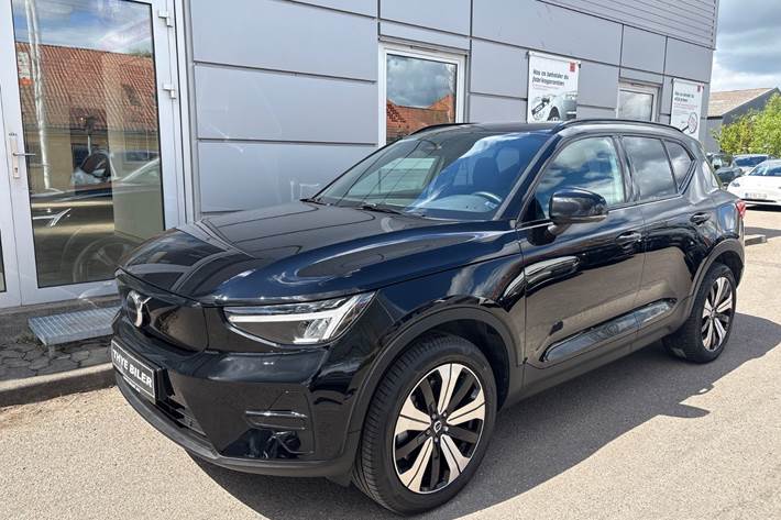 Sort Volvo XC40 fra 2023