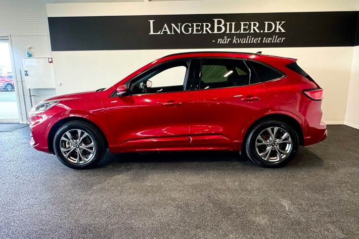 Rød Ford Kuga fra 2020