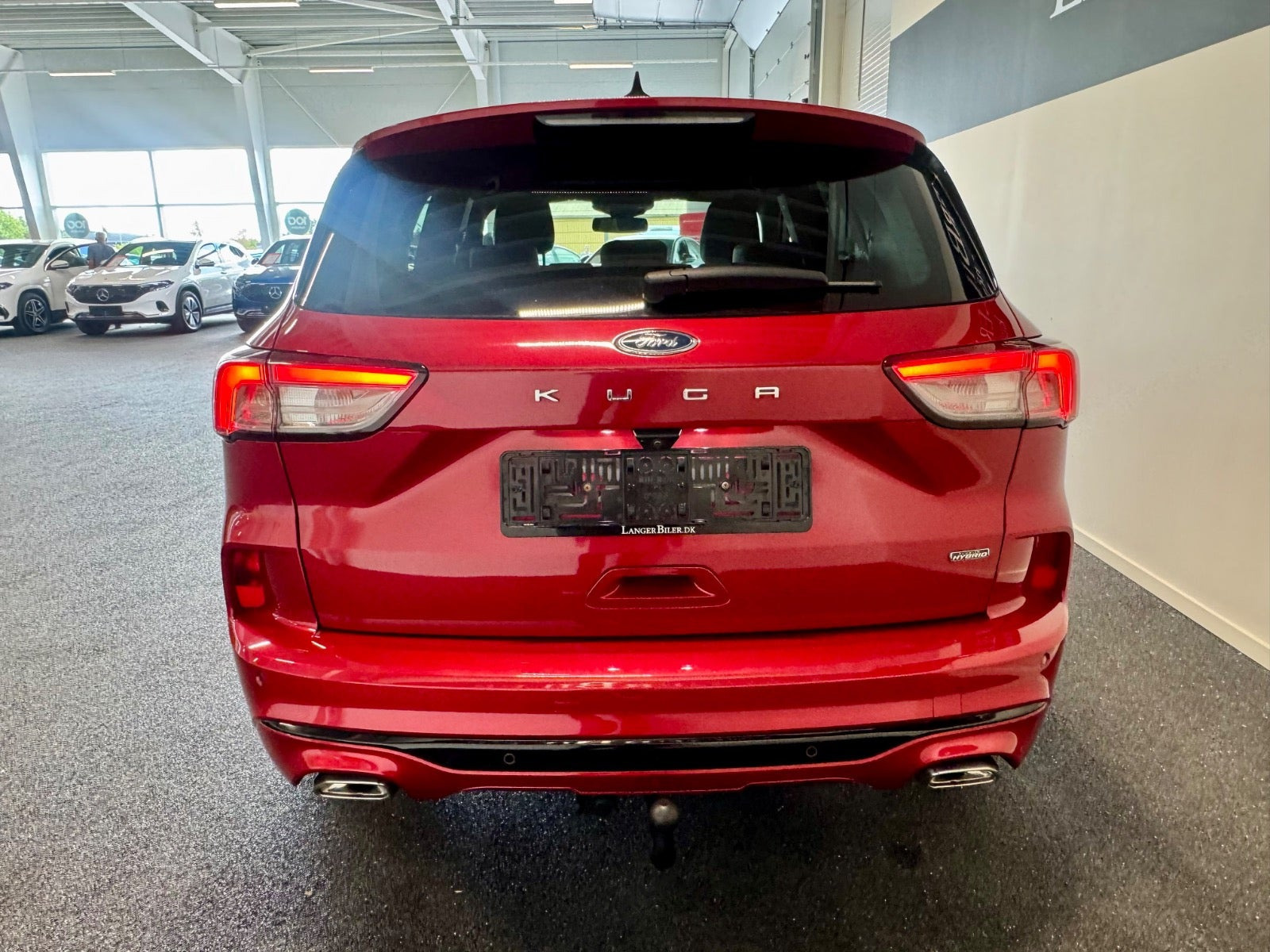 Rød Ford Kuga fra 2020