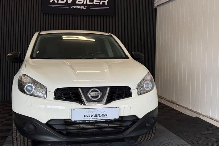 Hvid Nissan Qashqai fra 2012