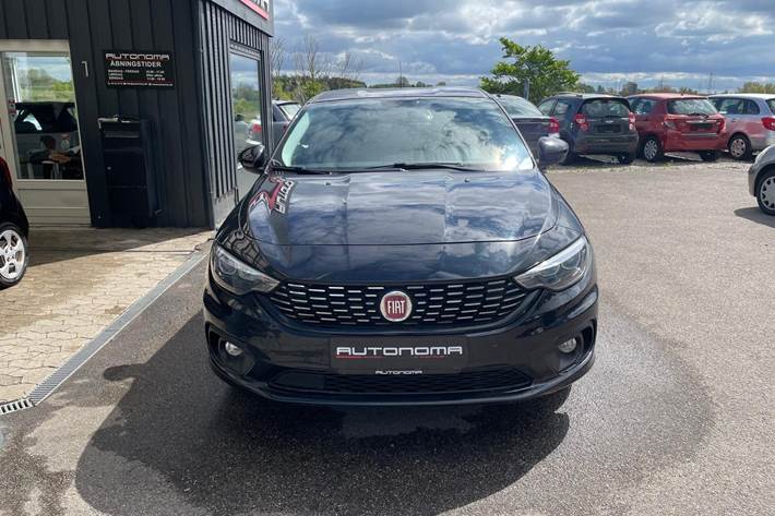 Sort Fiat Tipo fra 2017