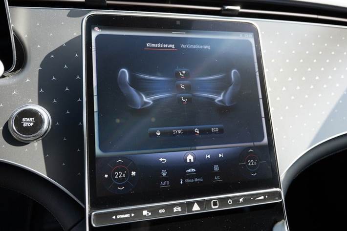 Grå Mercedes EQE300 fra 2025