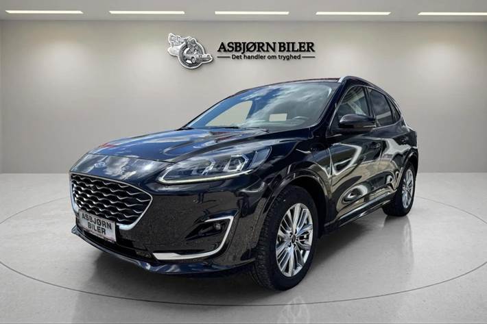 Sort Ford Kuga fra 2021 set udefra
