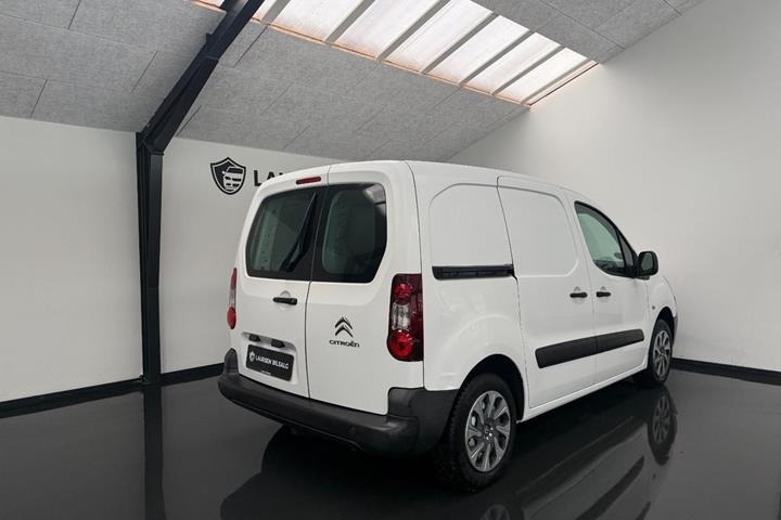 Hvid Citroën Berlingo fra 2016