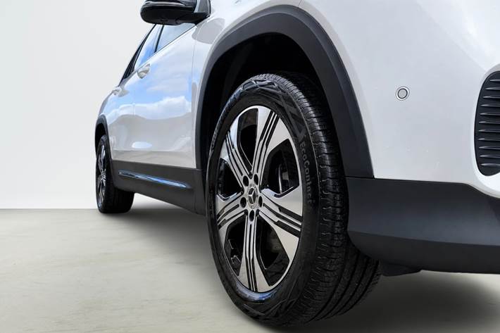 Hvid Mercedes EQB250+ fra 2025
