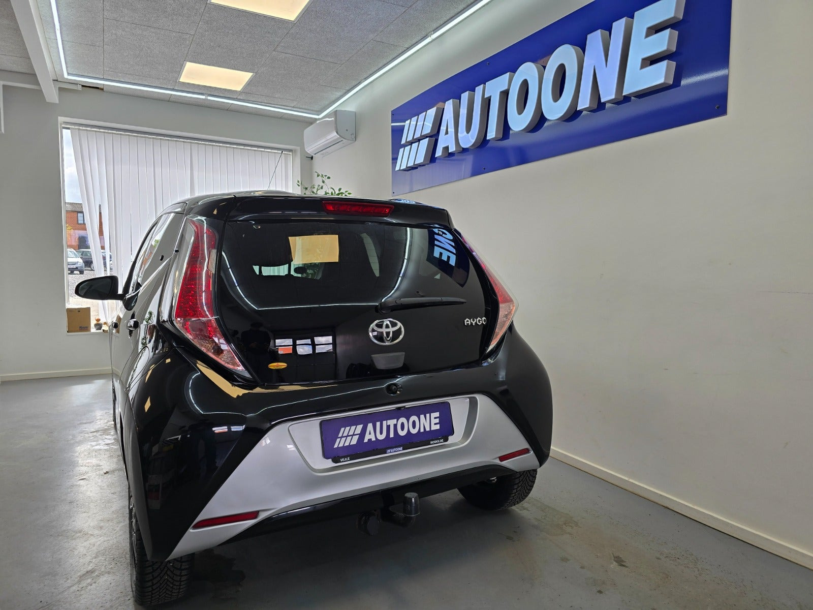 Sort Toyota Aygo fra 2015