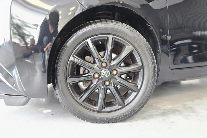 Sort Toyota Aygo fra 2015