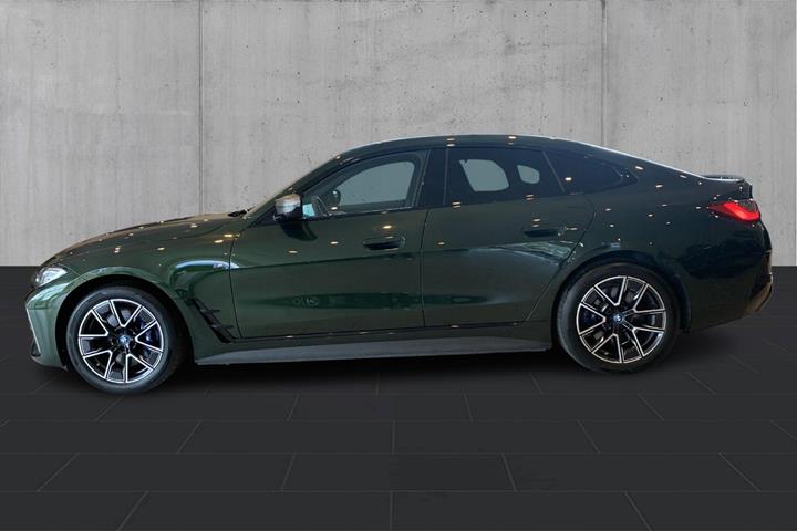 Grøn BMW i4 fra 2024