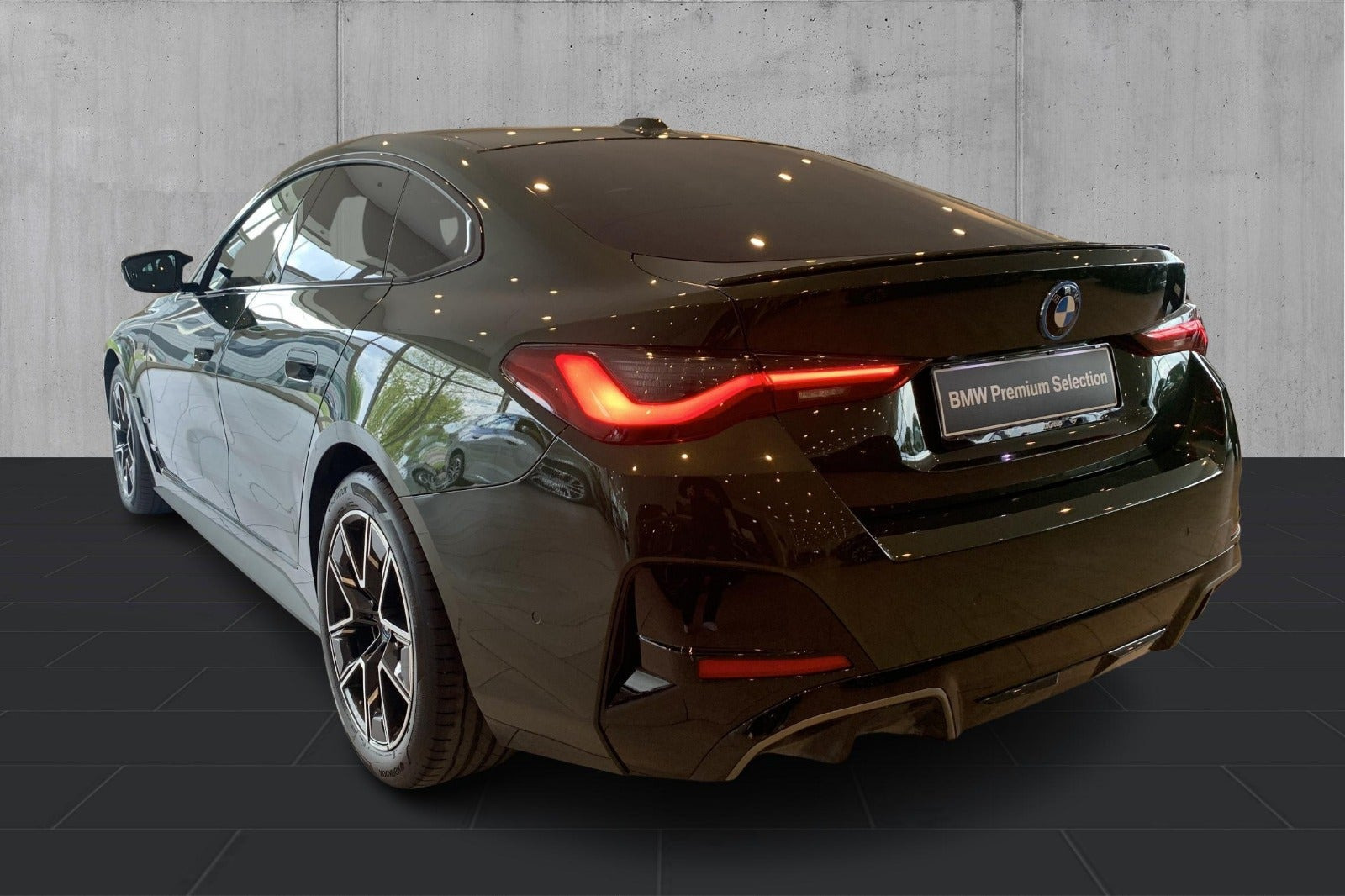 Grøn BMW i4 fra 2024