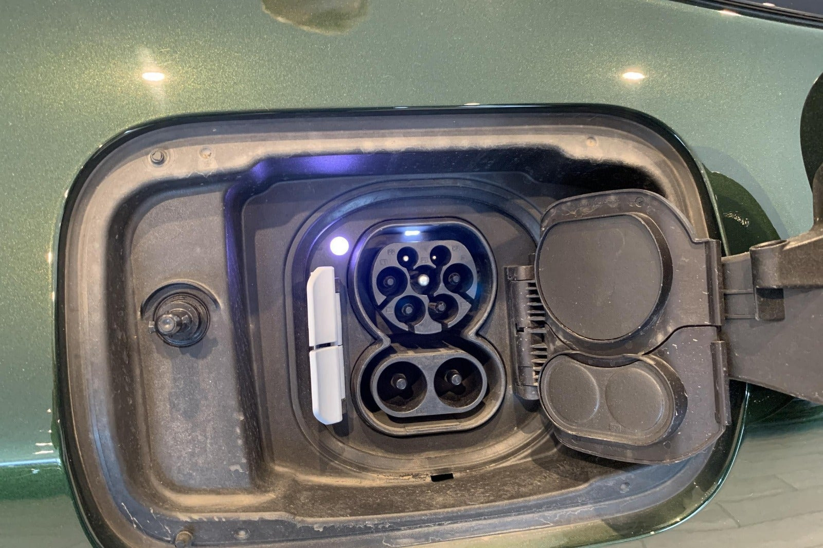 Grøn BMW i4 fra 2024