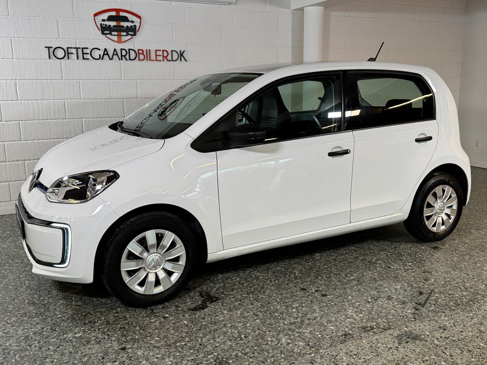 Hvid VW E-UP! fra 2021