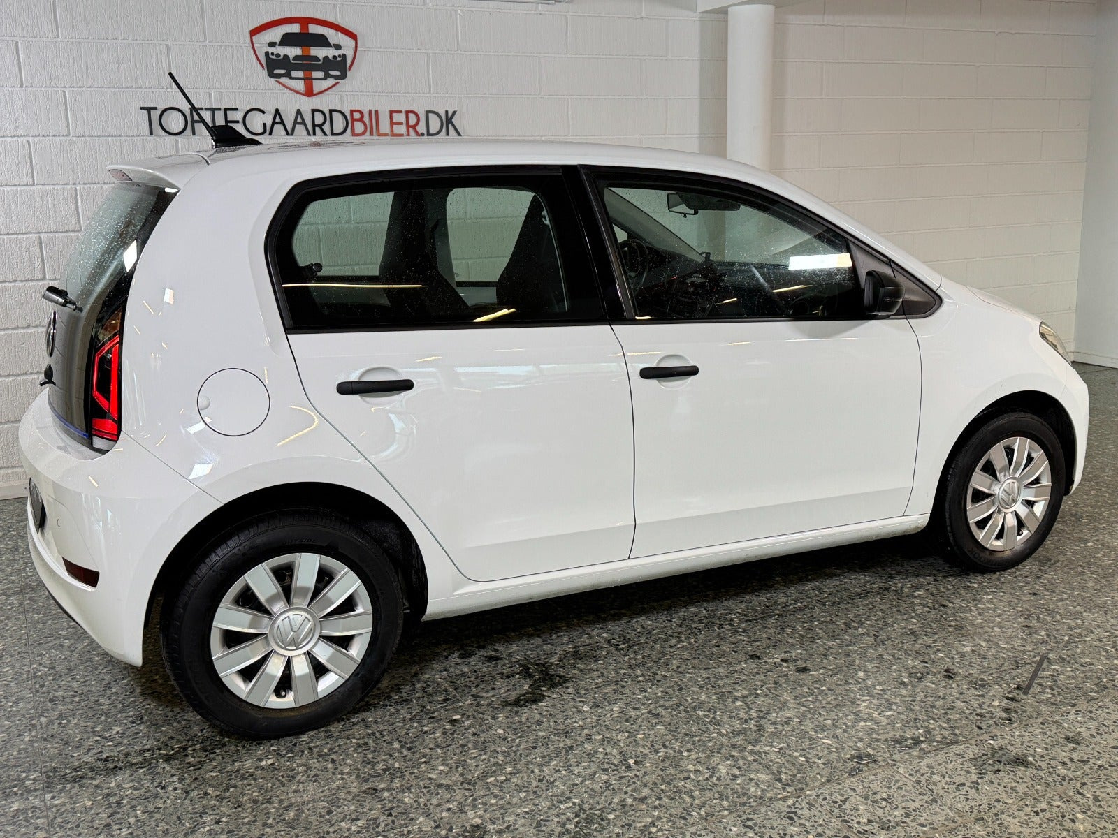 Hvid VW E-UP! fra 2021