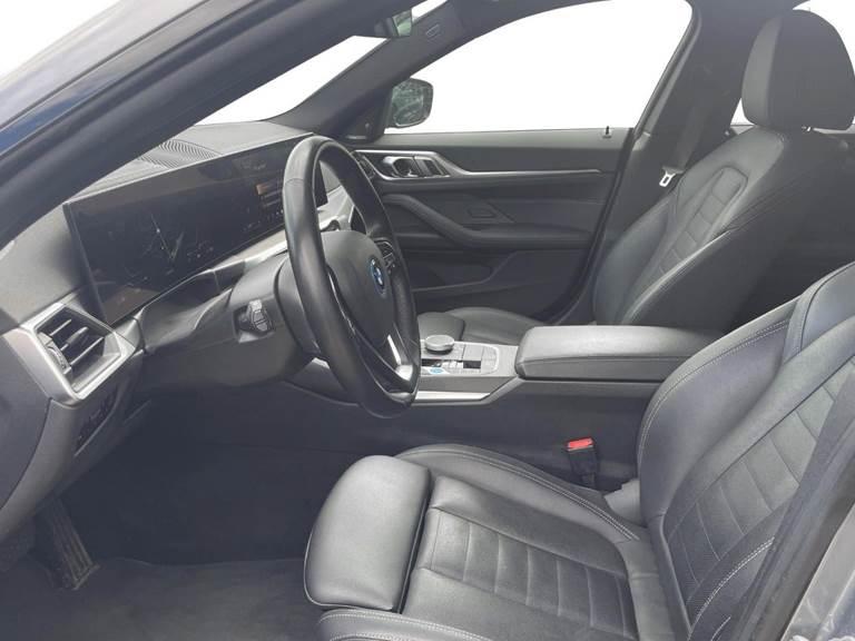 BMW i4 eDrive40 Charged