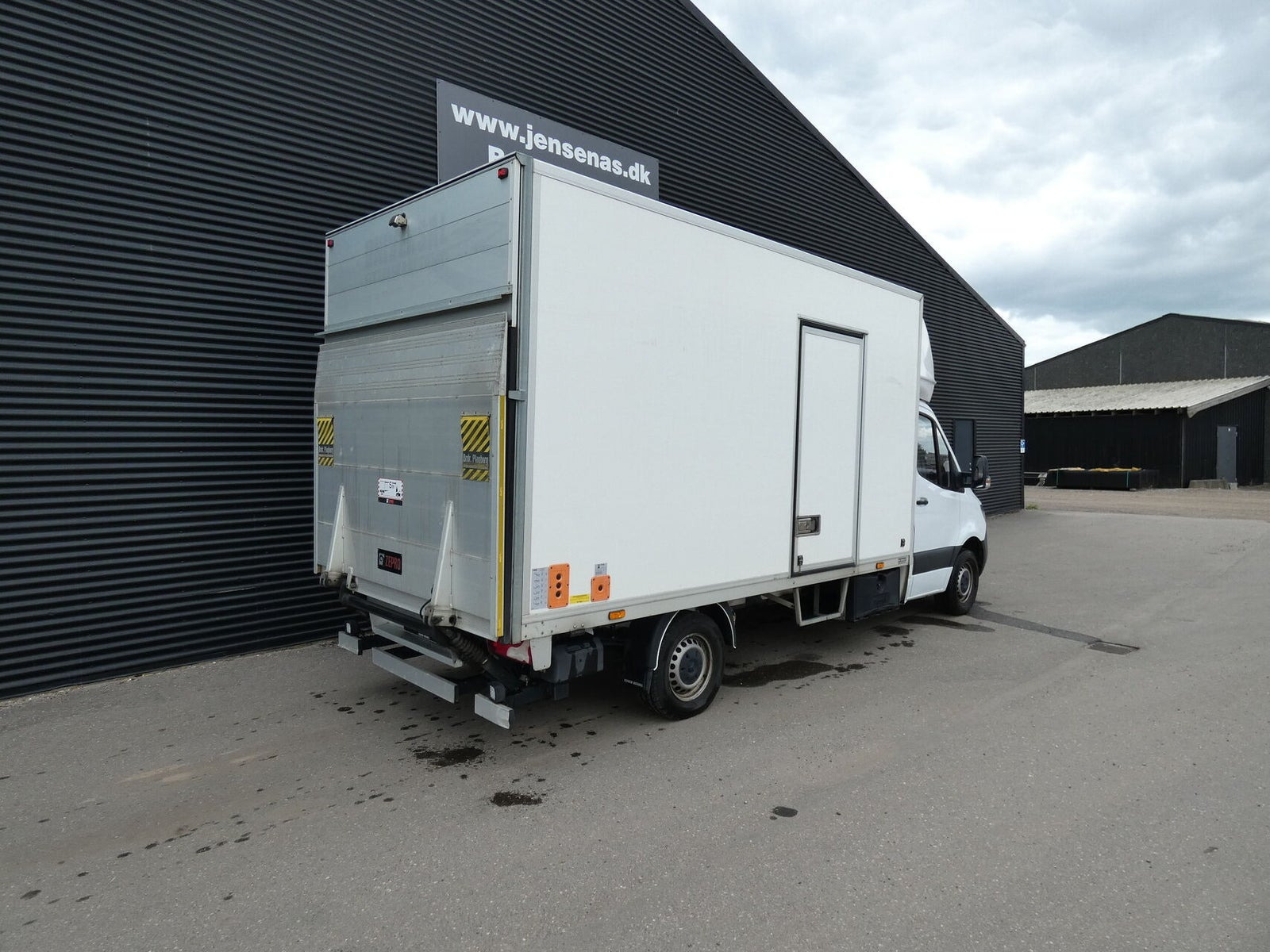 Hvid Mercedes Sprinter 317 fra 2022