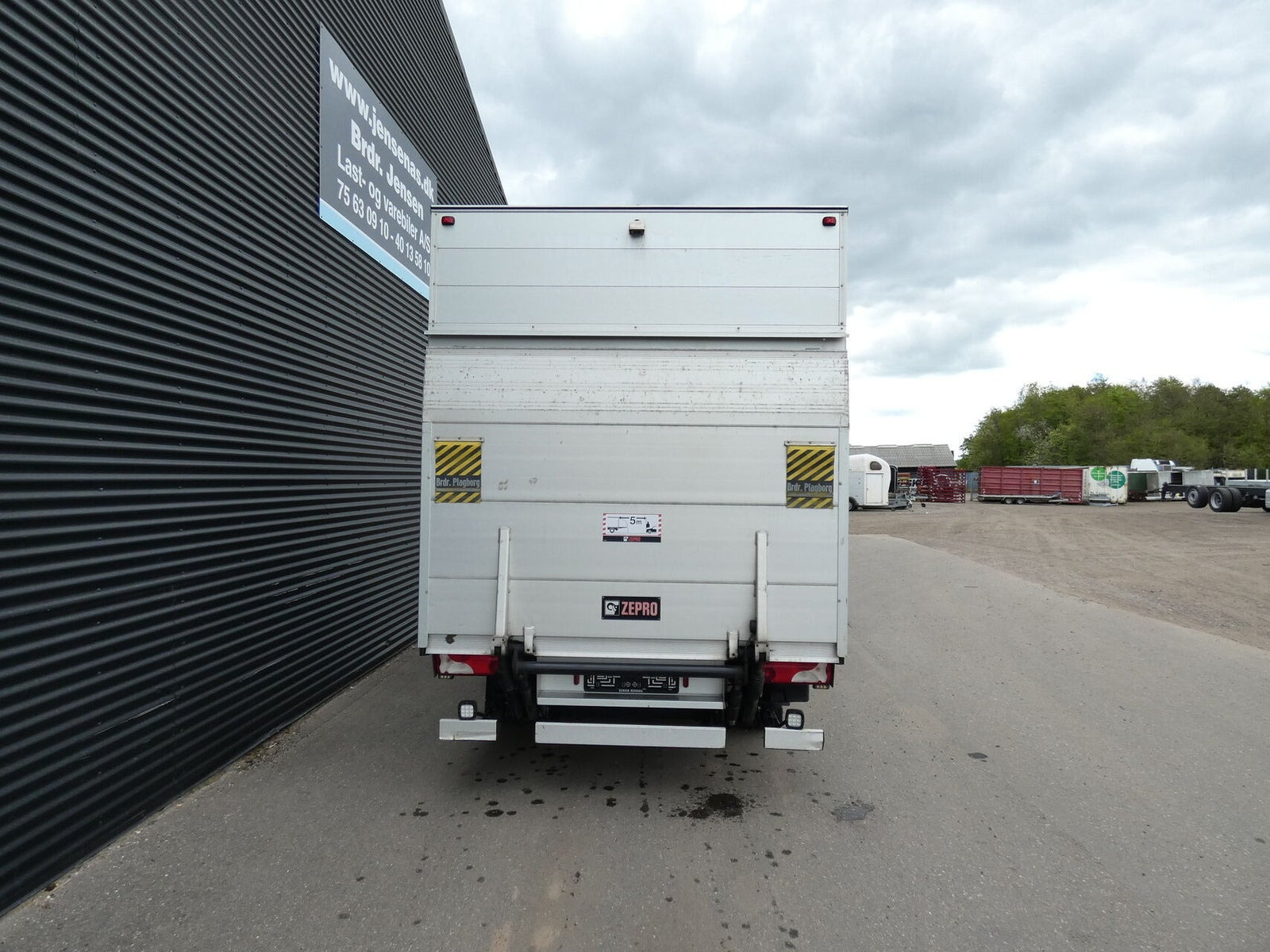 Hvid Mercedes Sprinter 317 fra 2022