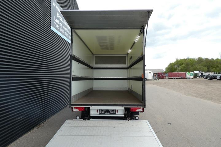 Hvid Mercedes Sprinter 317 fra 2022