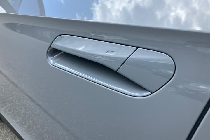 Grå VW ID.4 fra 2023