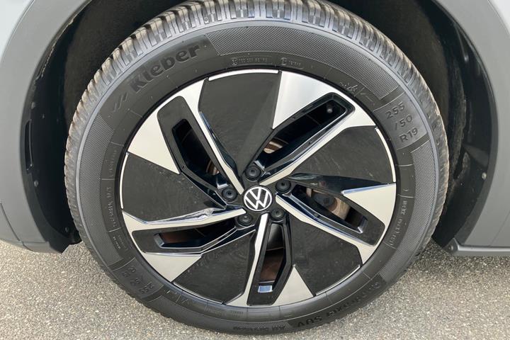 Grå VW ID.4 fra 2023