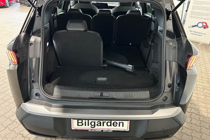 Sort Peugeot e-5008 fra 2025