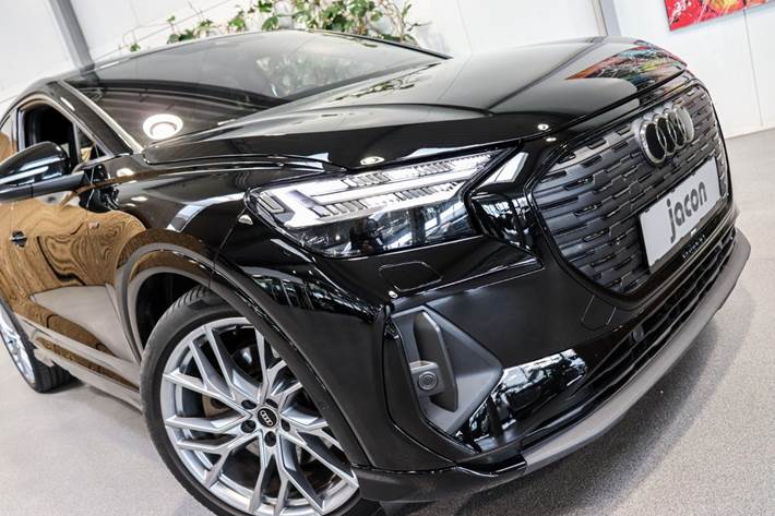 Sort Audi Q4 e-tron fra 2023