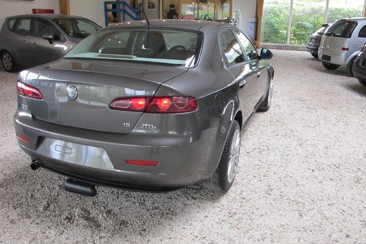 undefined Alfa Romeo 159 fra 2008 set udefra