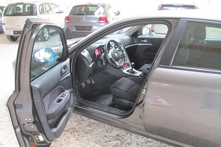 undefined Alfa Romeo 159 fra 2008 set indefra
