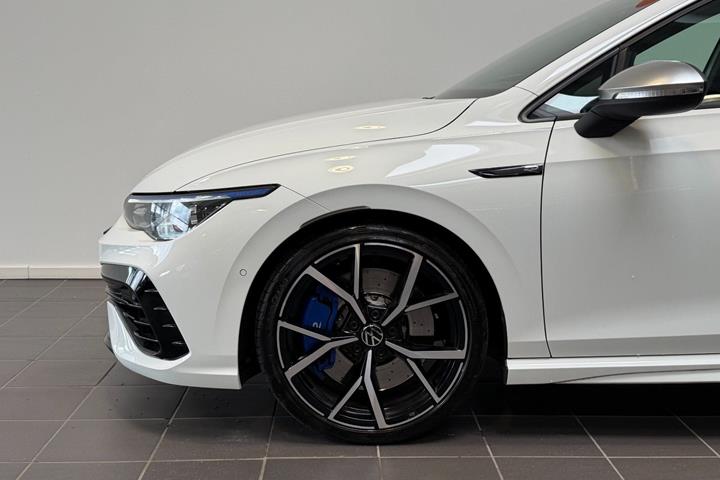 Hvid VW Golf VIII fra 2021