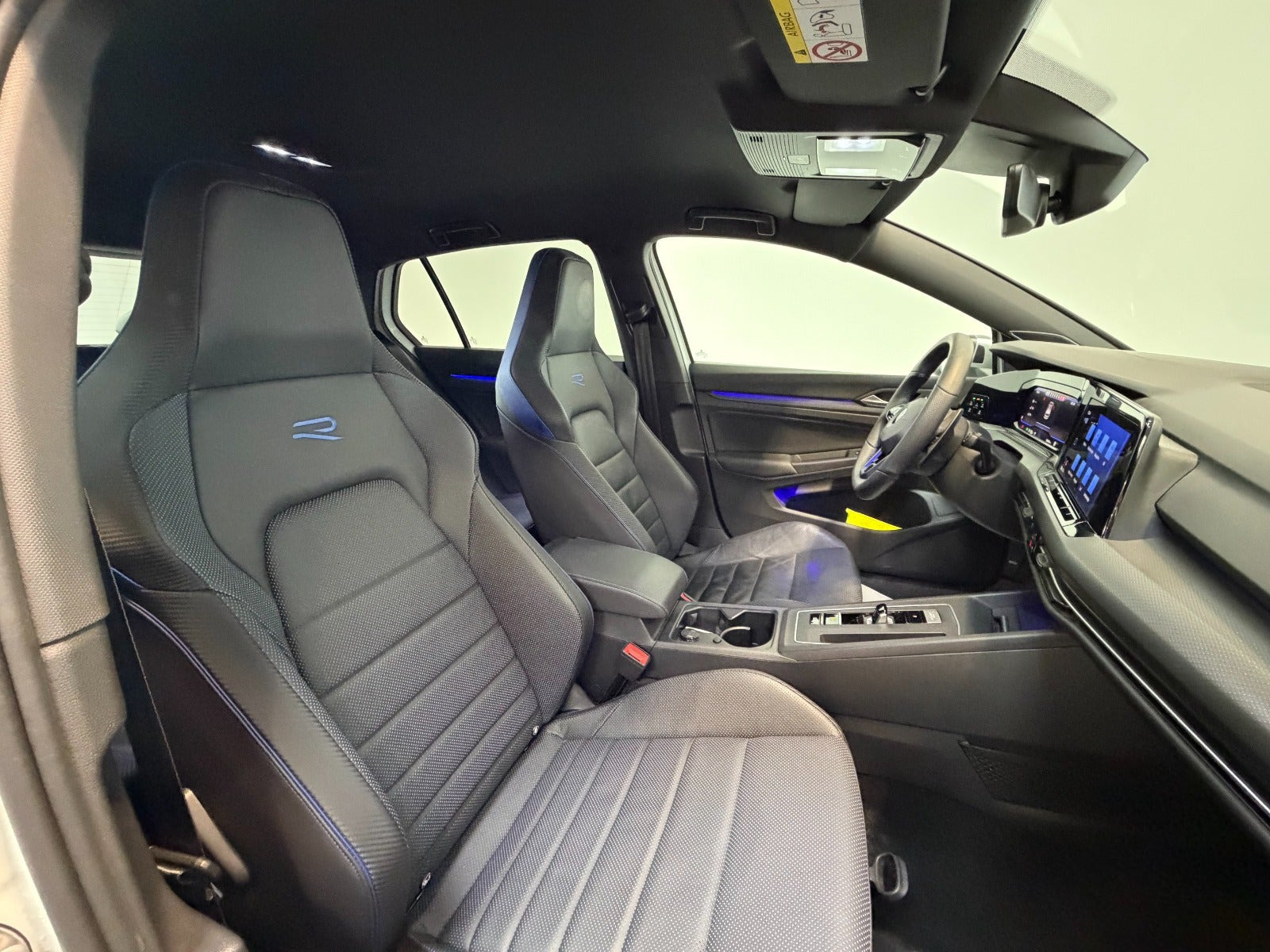 Hvid VW Golf VIII fra 2021