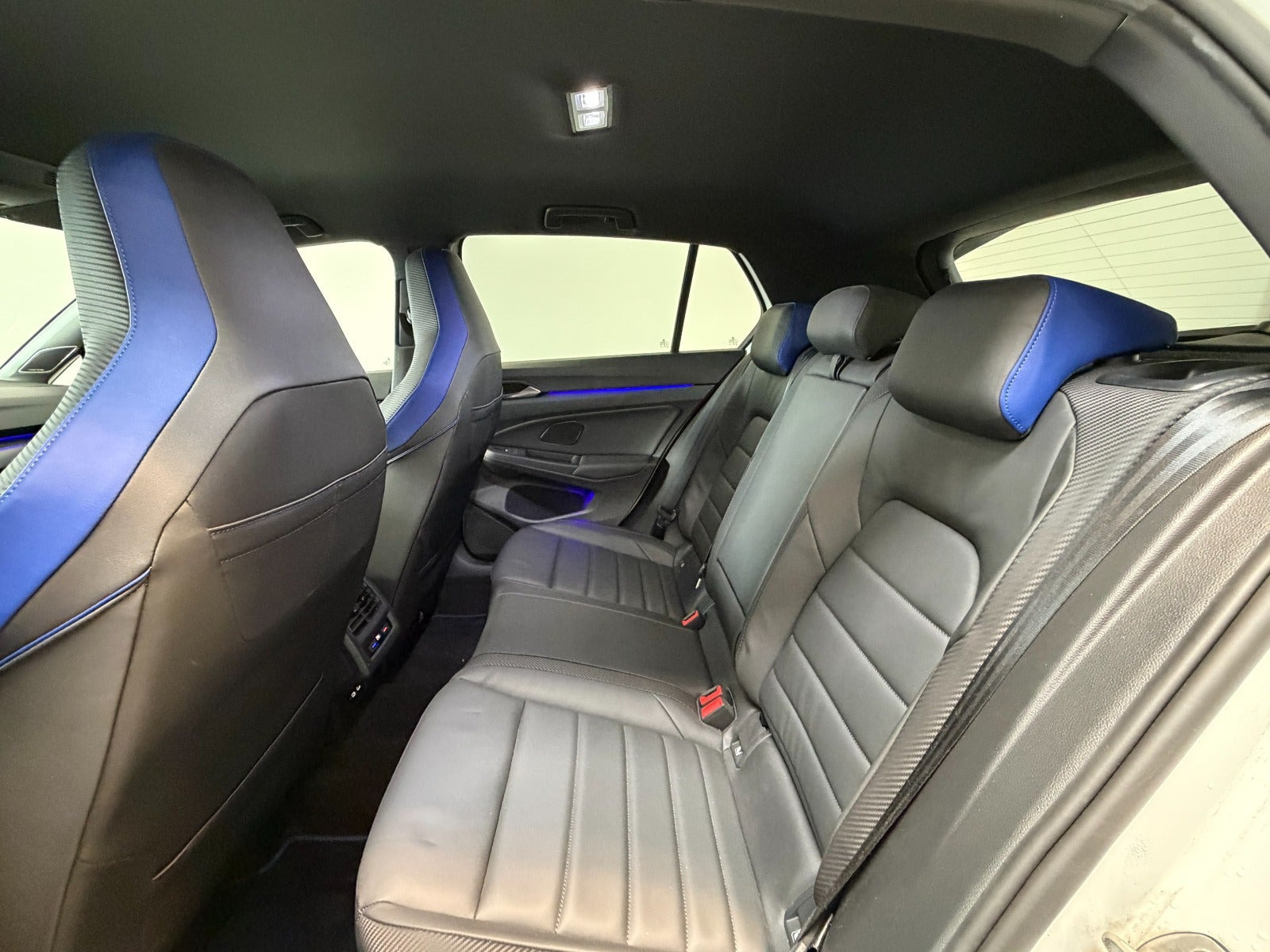 Hvid VW Golf VIII fra 2021