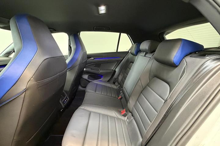 Hvid VW Golf VIII fra 2021