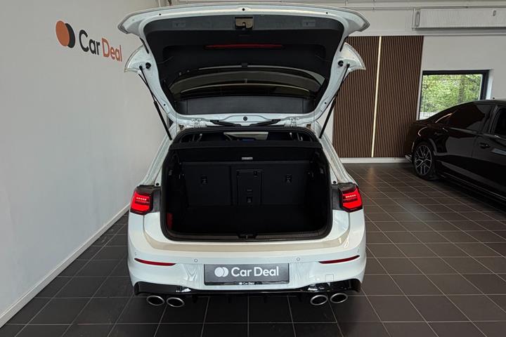 Hvid VW Golf VIII fra 2021