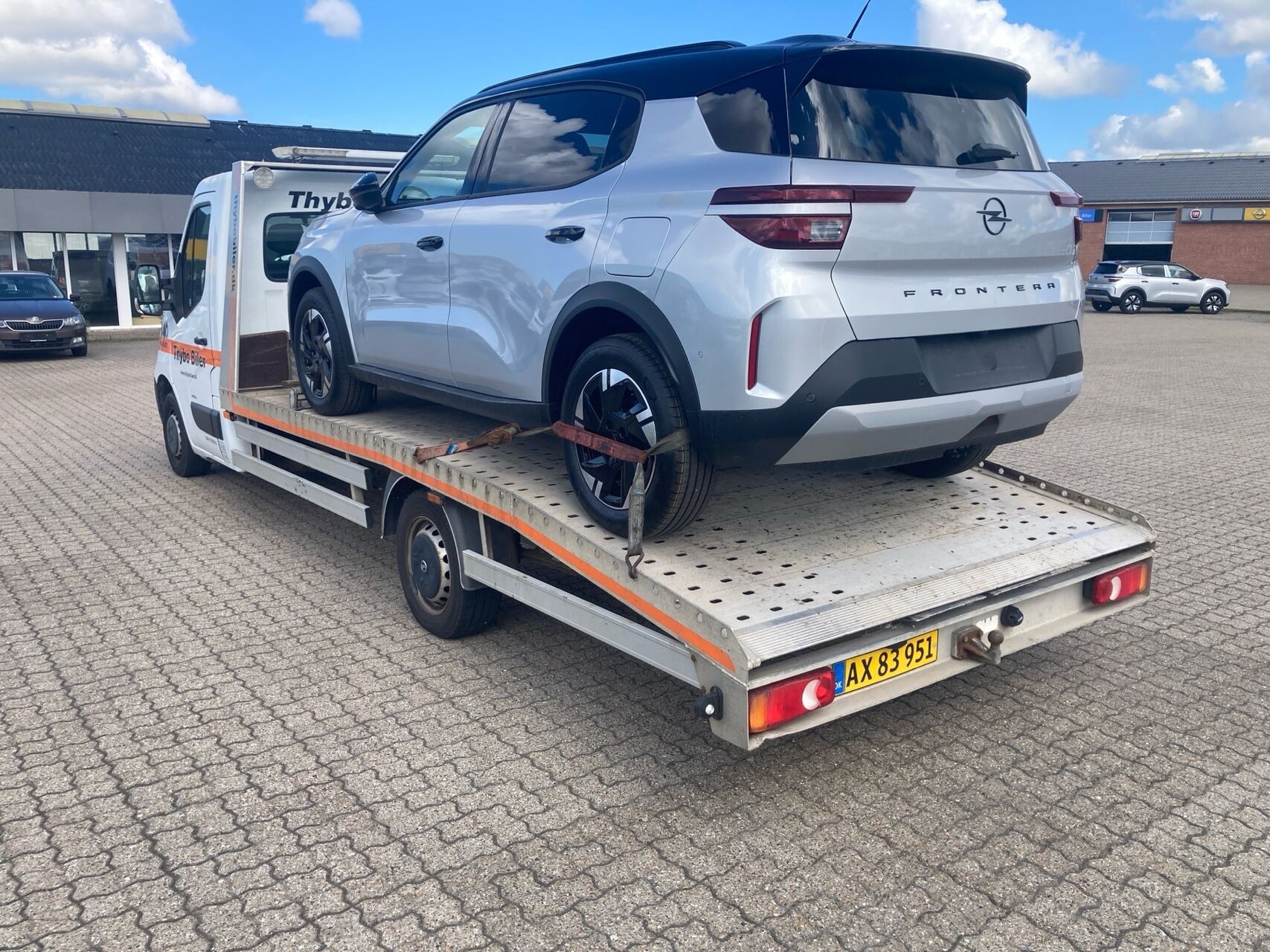 Hvid Opel Movano fra 2015
