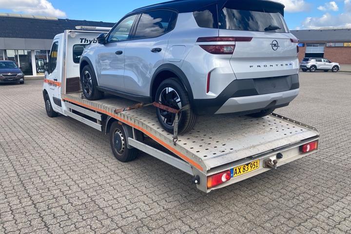 Hvid Opel Movano fra 2015