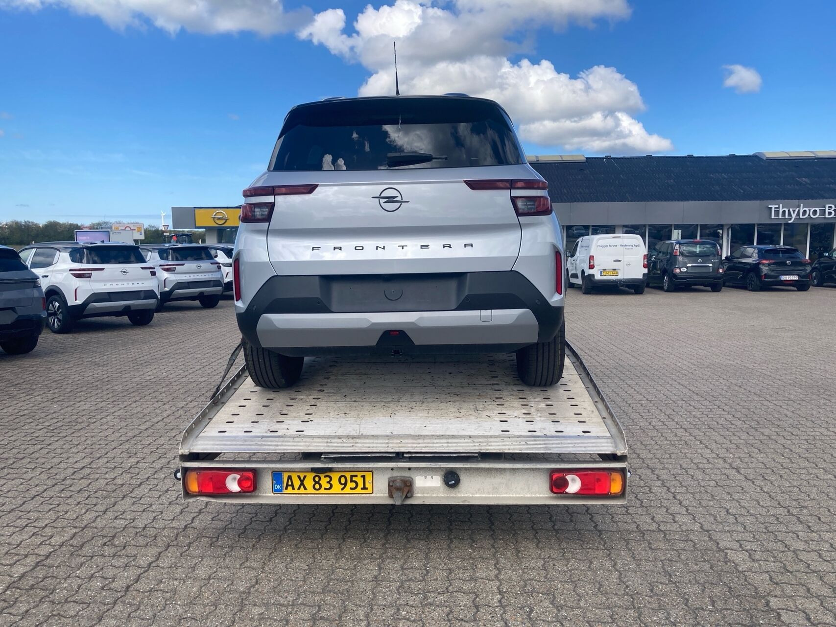 Hvid Opel Movano fra 2015