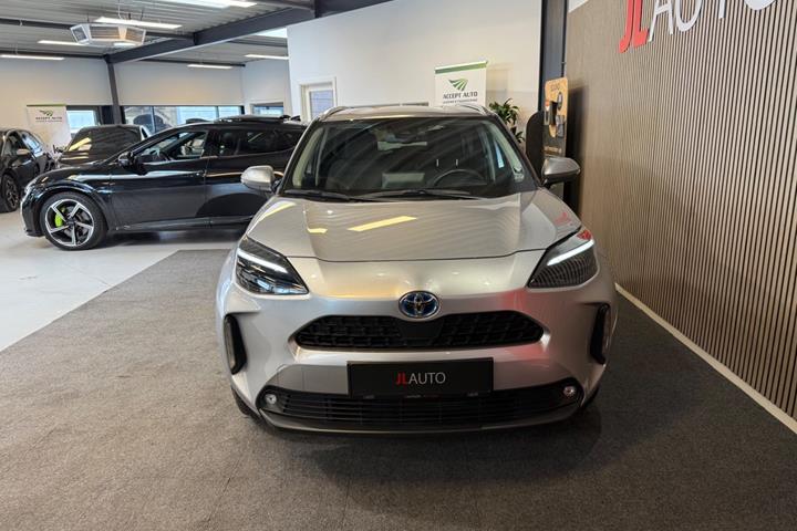 Sølv Toyota Yaris Cross fra 2021