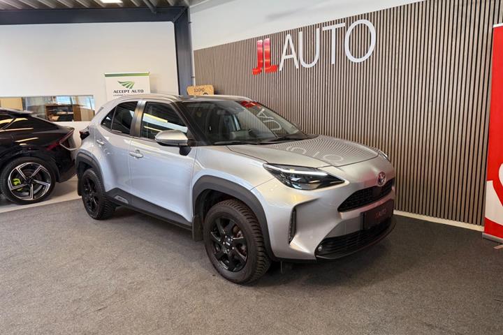Sølv Toyota Yaris Cross fra 2021