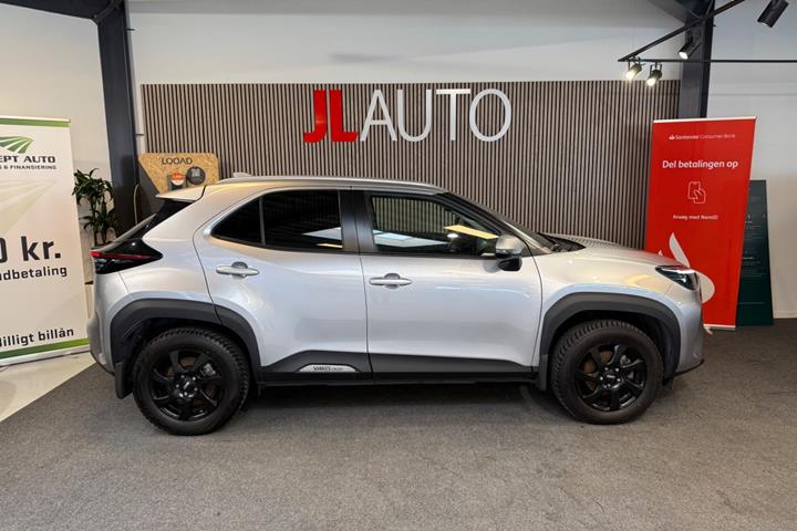 Sølv Toyota Yaris Cross fra 2021