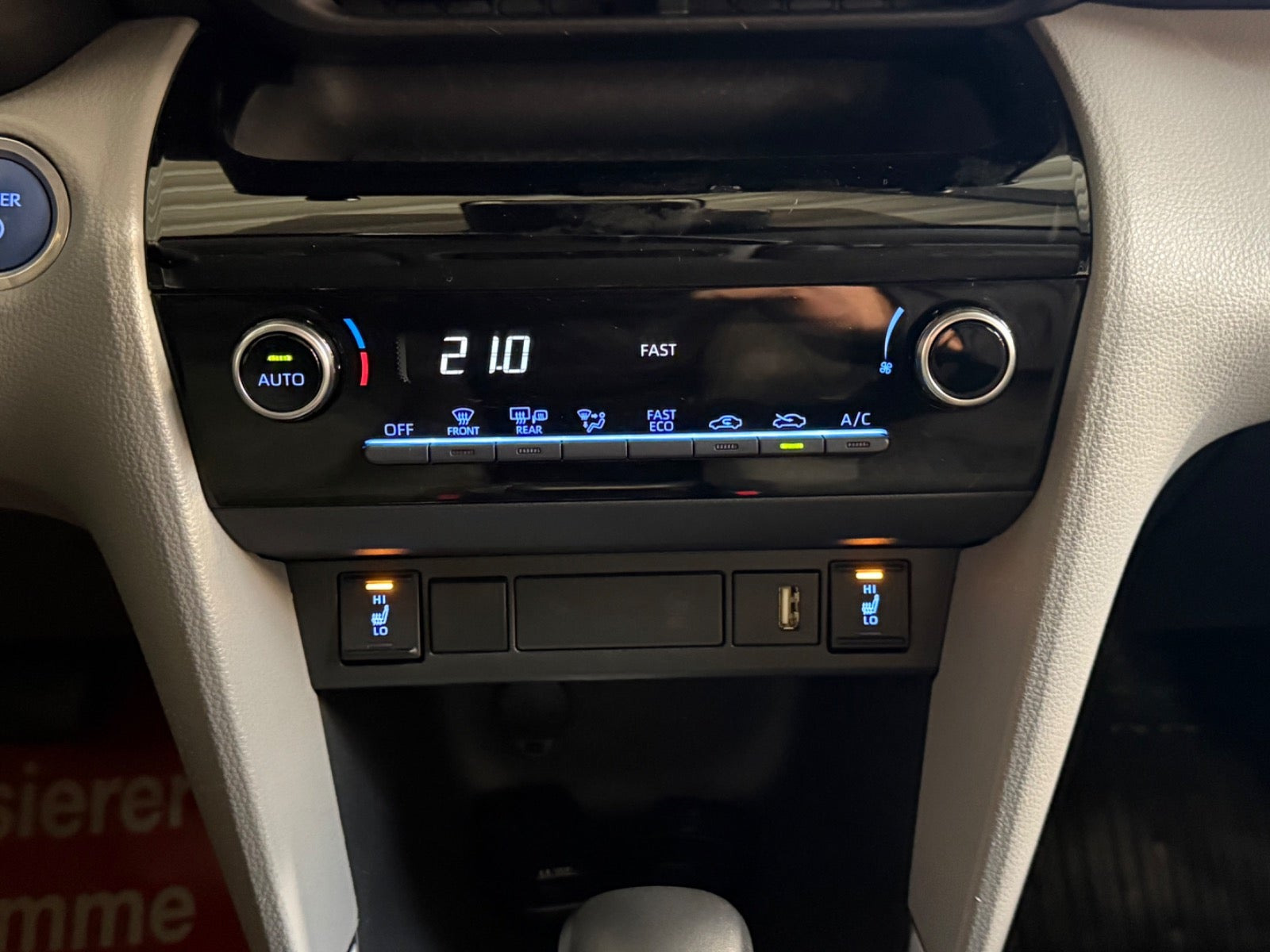 Sølv Toyota Yaris Cross fra 2021