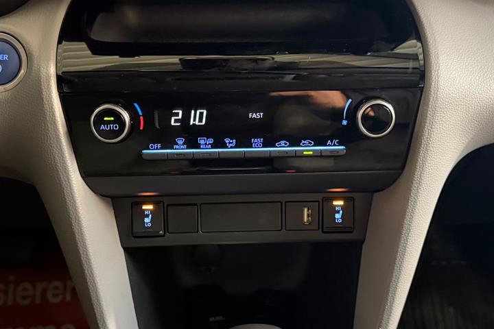 Sølv Toyota Yaris Cross fra 2021