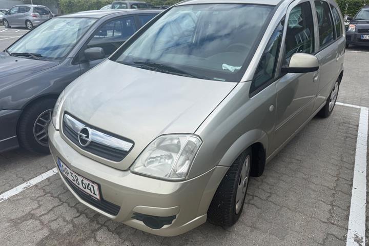 Orange Opel Meriva fra 2007