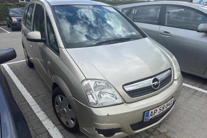 Orange Opel Meriva fra 2007