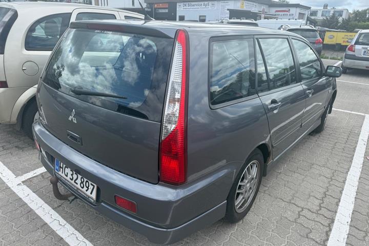 Grå Mitsubishi Lancer fra 2007