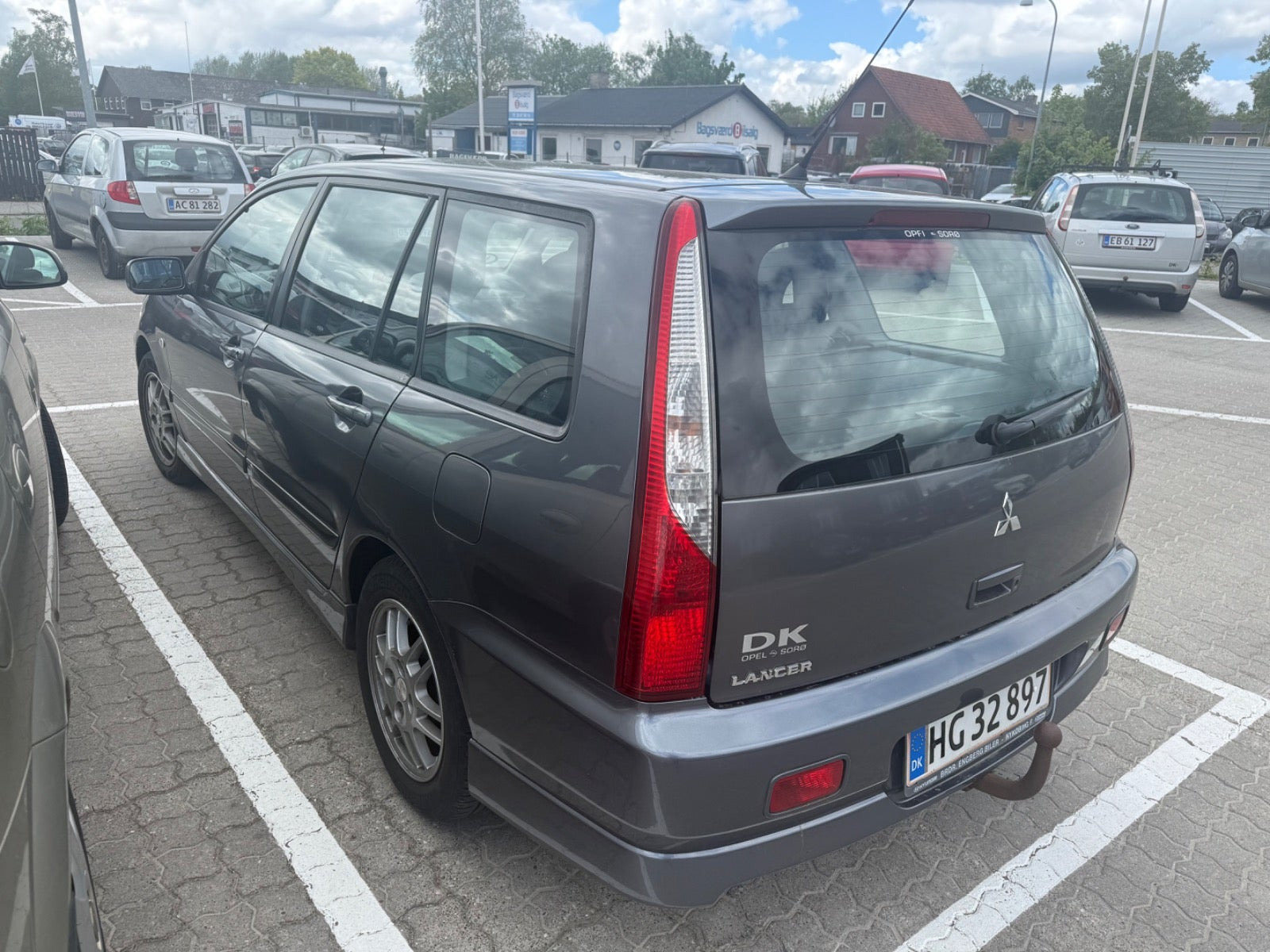 Grå Mitsubishi Lancer fra 2007