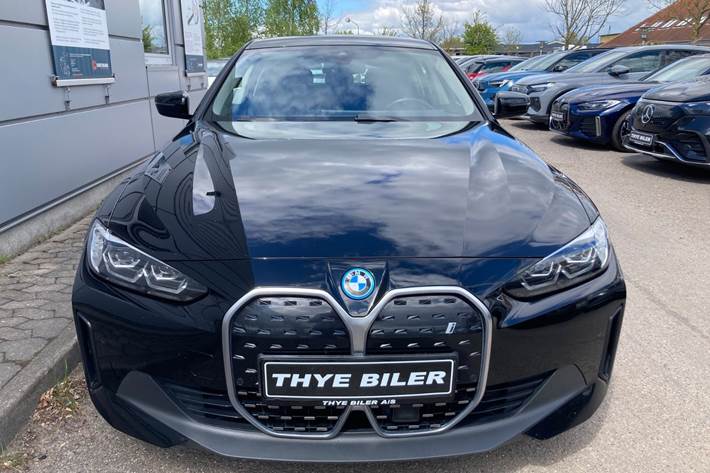 Sort BMW i4 fra 2024